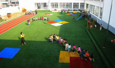 Advantages of using artificial grass in schools