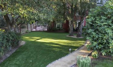 Fake grass for sale in Los Gatos: Check this before and after project
