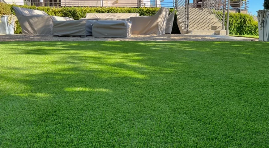Year-Round Greenery: The Benefits of Artificial Grass in High-Traffic Areas