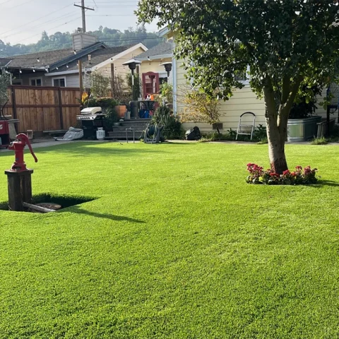 Artificial grass installation in Palo Alto – A beautiful garden with synthetic grass